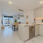 דירה Lagoons Skyline Sport & טורבייחה
