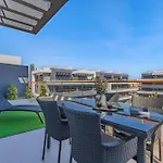 Lagoons Skyline Sport & *