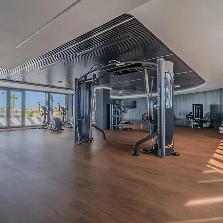 Lagoons Skyline Sport & דירה *